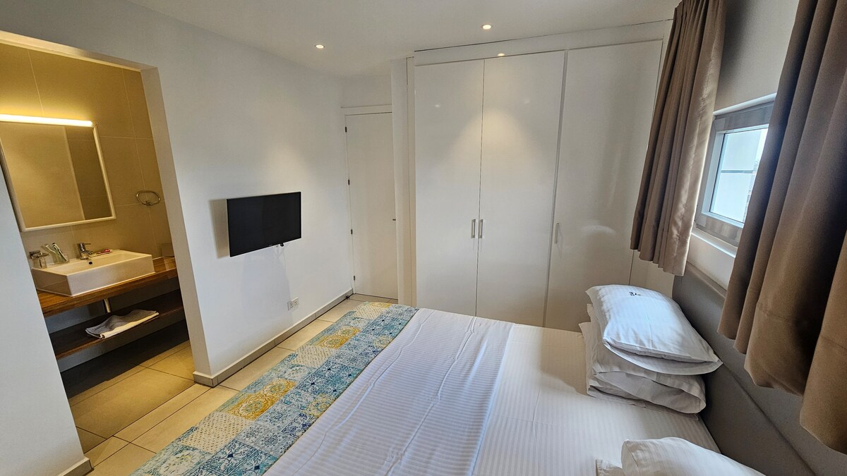 Osu 2 BR Suite W/ Ocean and City Views — photo 4