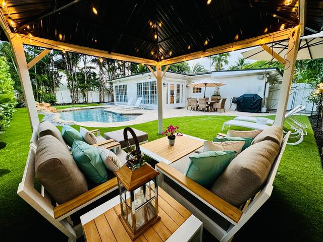 Beach Haven: Heated Pool, Hot Tub,Mini Golf, Beach gallery image 3