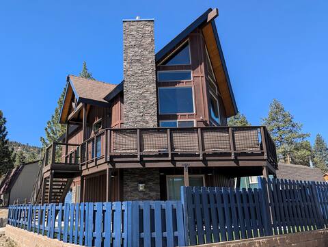 Big Bear's Best: Cozy Cabin for Families & Writers