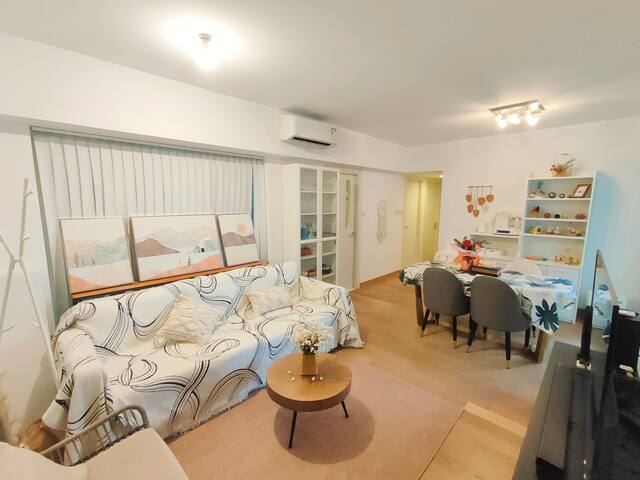 3BR fancy apt Soho Hollywood Rd gallery image 2