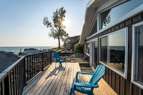 Pet Friendly Getaway | Games, Netflix, Lake Views