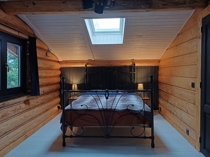 Si vous réservez pour 4 personnes, cette chambre sera fournie au