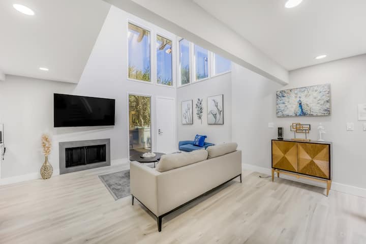 497-upscale Family Home W Ac & Patio Near Meta & S - Palo Alto, CA