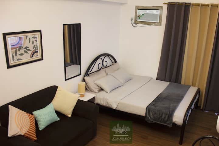 Great Location, Cozy & Modern Skyline Staycation - Manila