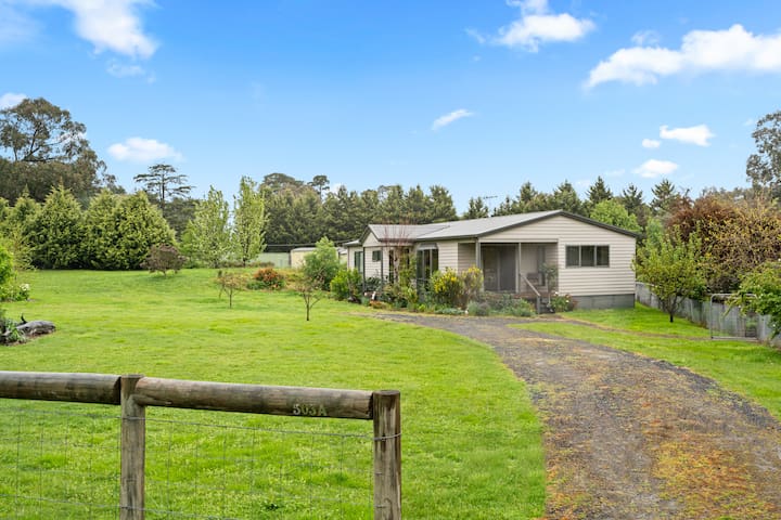 Country Getaway on the edge of the Yarra Valley.