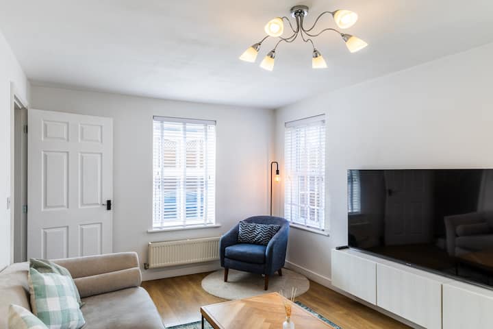 Monthly Stays | Business | Contractors | Families - The Mumbles