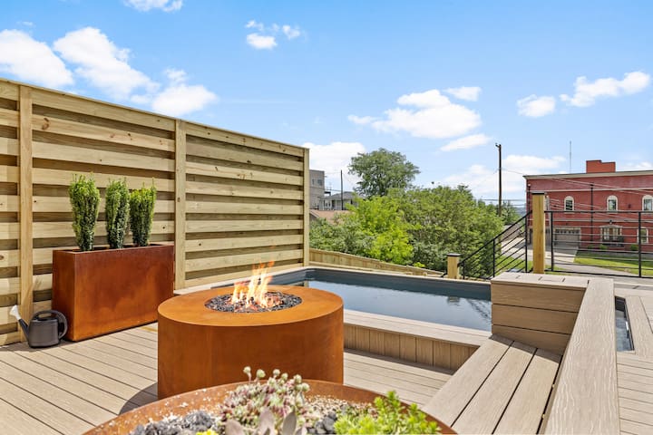 Nashville’s Hollywood Hills: Heated Pool & Hot Tub gallery image 5