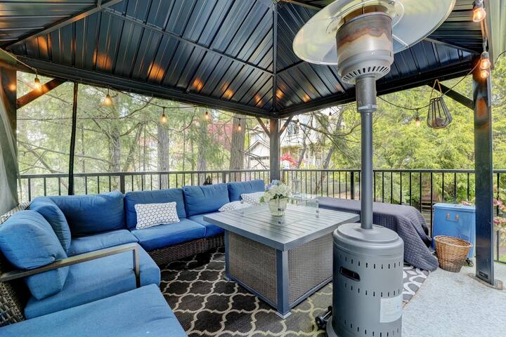 Modern Home in Victoria,BC gallery image 4