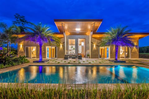 Mayoli Hill Deluxe Farmhouse Inn