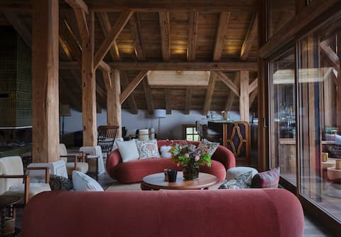 Exceptional chalet with jacuzzi on Megeve slopes