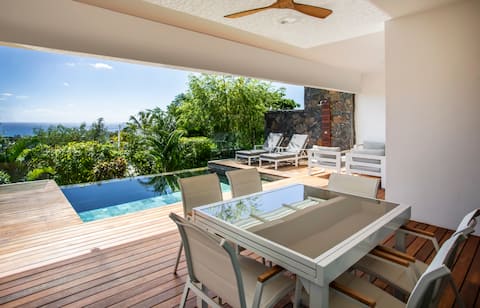 Modern Apartment with Private Pool and Sea Views