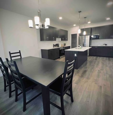 Charming Home with coffee cup & Parking gallery image 3