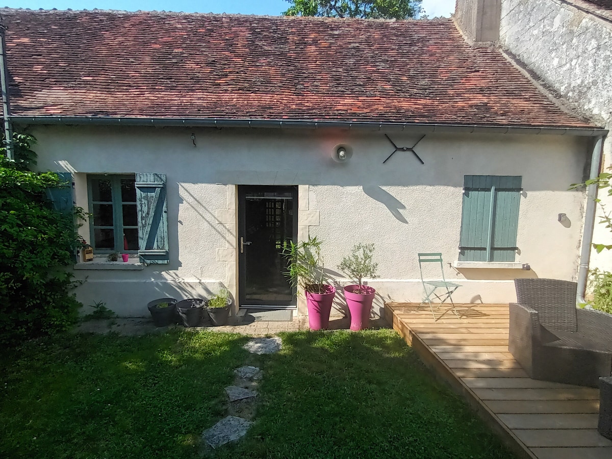Popular Airbnb listing: "From one shore to the other" in Indre Et Loire