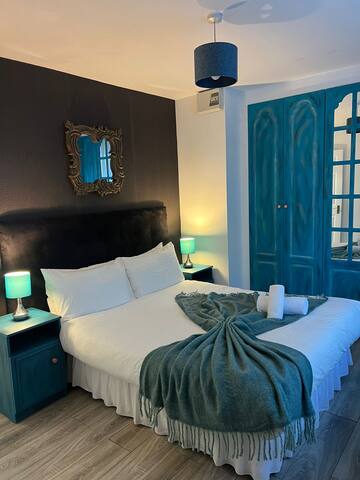 Temple Bar home for up to 6 gallery image 2