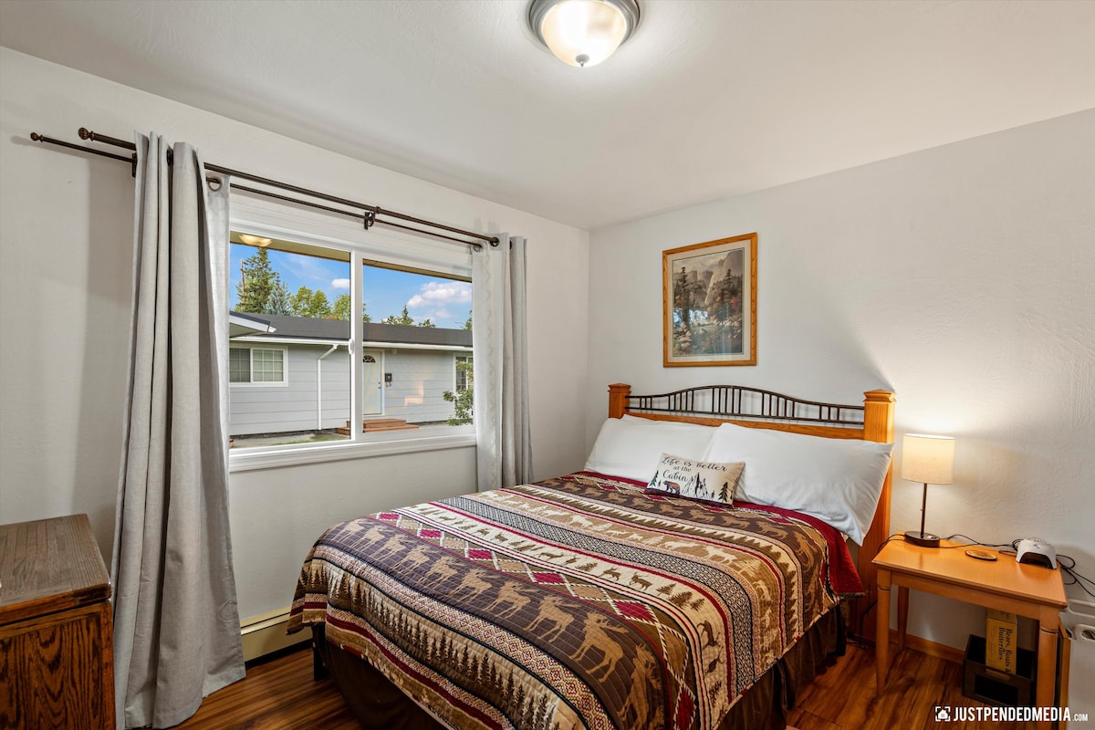 Queen Bed, luggage rack, closet, hangers, dresser, night table, fans, space heater, games, toys, pack'n play, high chair and more.
blackout curtains to keep the room dark and improve your sleep quality 