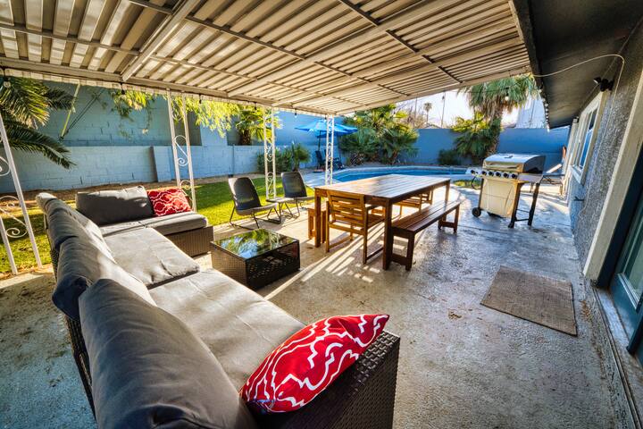 Chef’s Kitchen, Lux Retreat Pool, Near Strip, gallery image 2