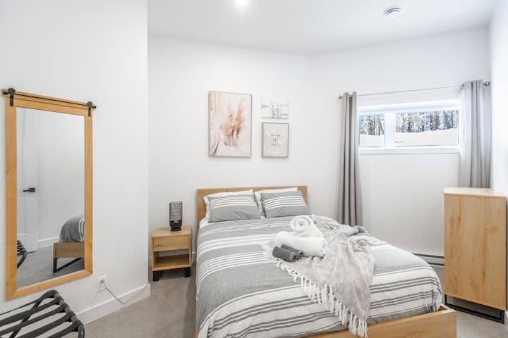 Bedroom 3 - garden level