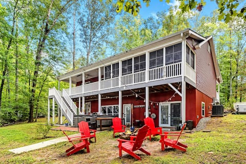Lakefront Oasis-HotTub | GameRoom | Kayaks | Dock