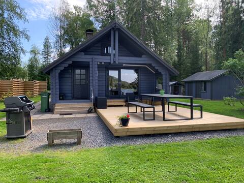 Humina, a gorgeous log cabin on the shore of Lake Kuorasjärvi
