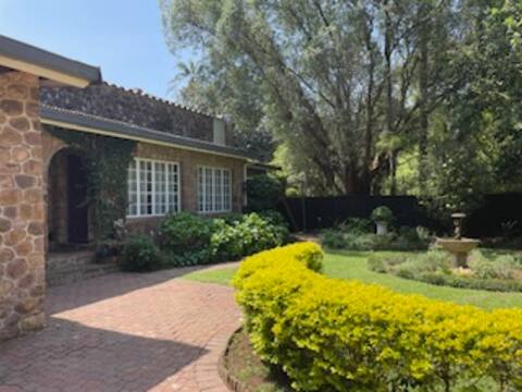 Lavender Cottage in Central Hillcrest