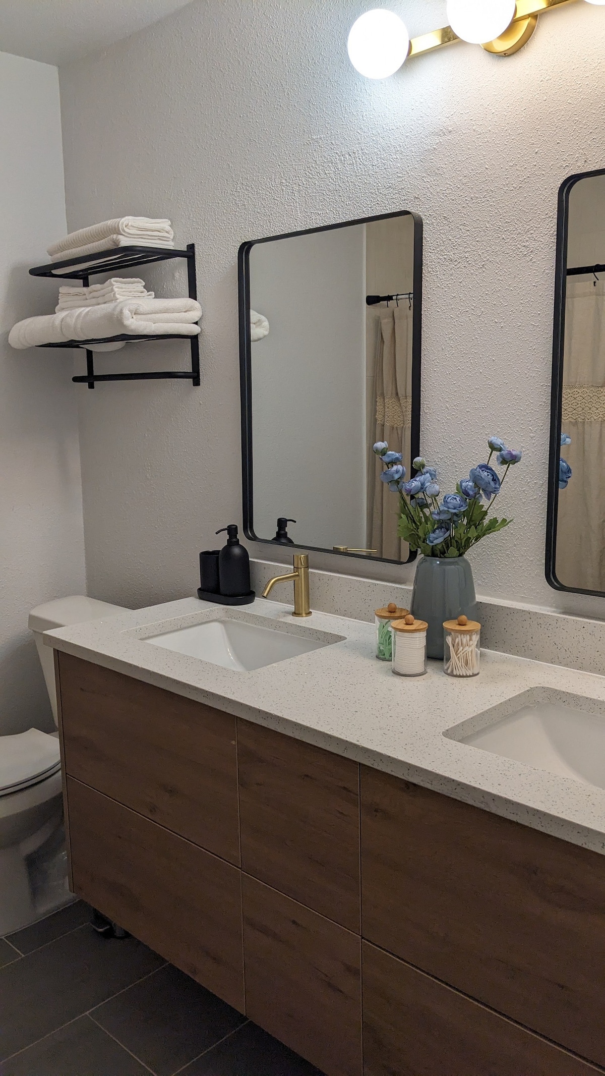 Stylish & comfortable duplex near Dt/ACL/COTA/ABIA