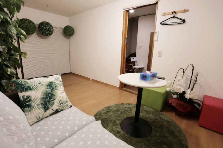 新宿6bedroom温馨别墅，110平米两套独立卫浴，车站6分