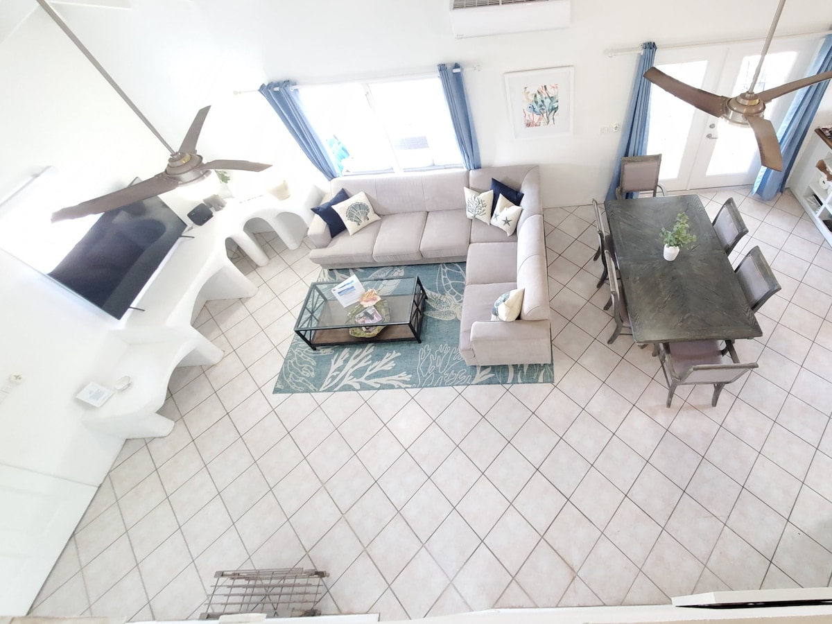 View from above - Bright and spacious living and eating area.