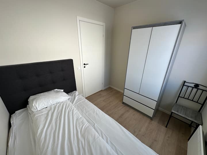 床，宽150厘米。