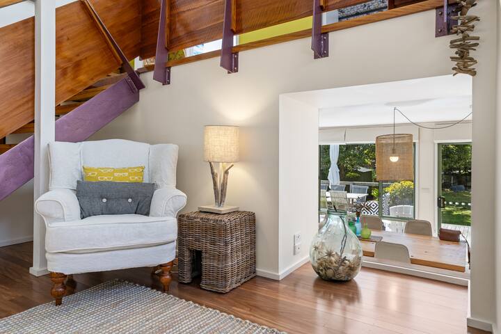 Captivating Centenary Beach House In Blairgowrie gallery image 3