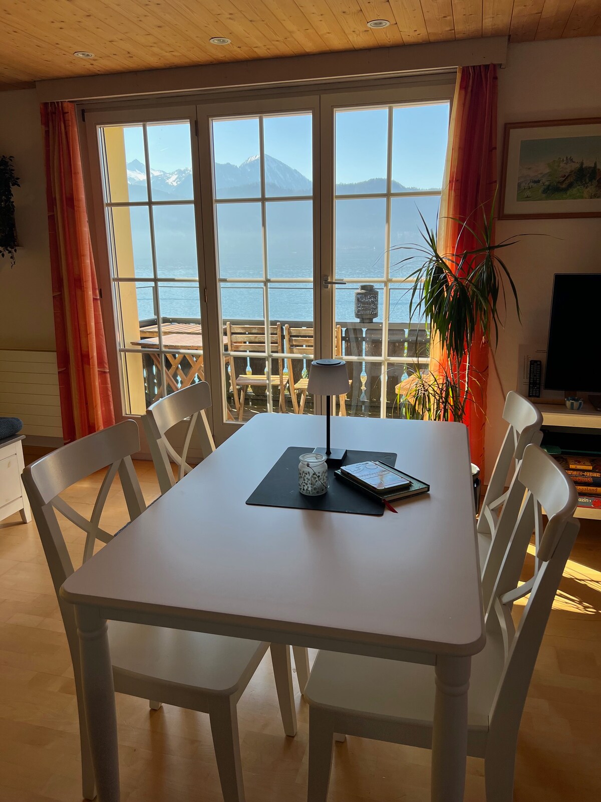 Top performing Airbnb: Dream view of the lake and mountains in Luzern