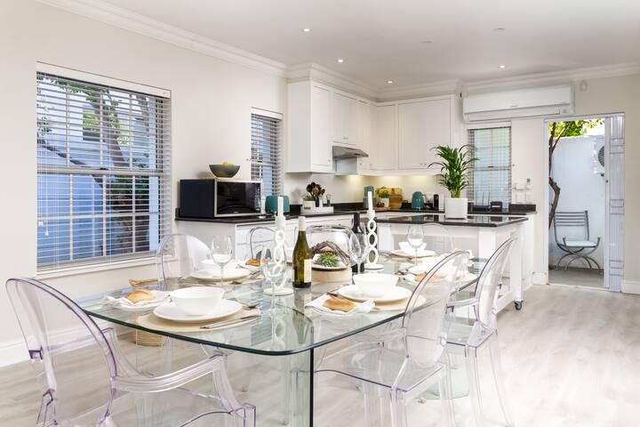 Stroll To Beach, 3 Bedroom Villa & Private Pool gallery image 3