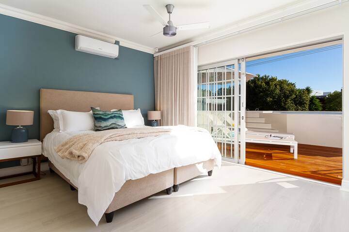 Stroll To Beach, 3 Bedroom Villa & Private Pool gallery image 5