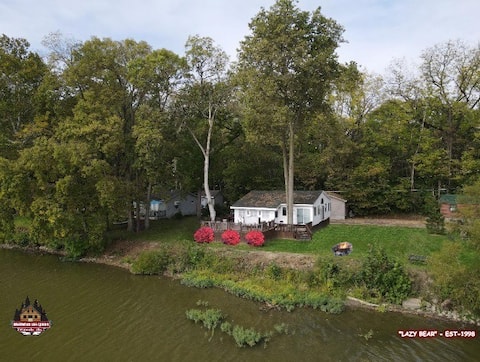 Waterfront Cottage, Sleeps 6 with Loft & Hot Tub!