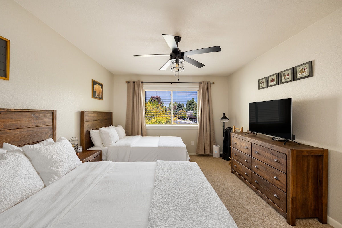 Два удобни кревета со целосна големина со Smart-TV и HEPA воздушни филтри во секоја соба