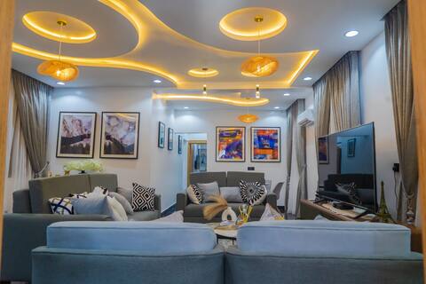 The 81 Apartments 3-F1