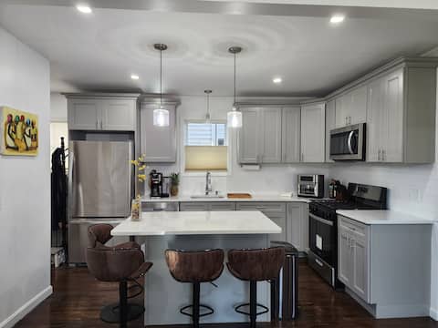 4br 2ba House near Boston