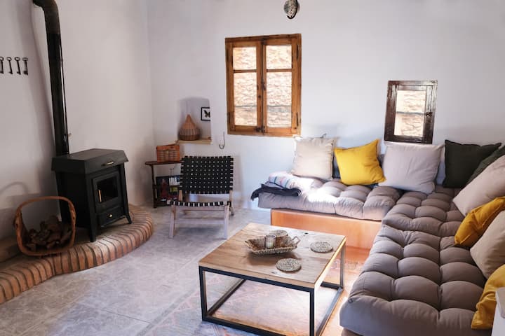 Charming Rustic Village House: Pool, Views & Bath - Benifallet
