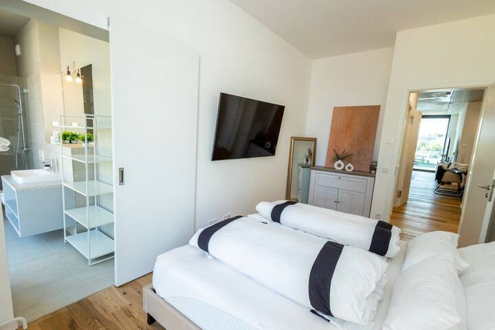 Green Terrace gallery image 4