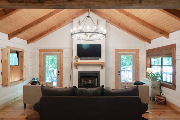 Peaceful Cabin, 13 Miles To The Great Smoky Mtns - Walland, TN