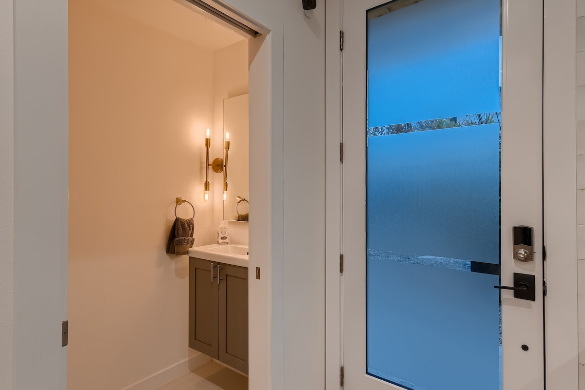 Walk to Bars, Rooftop Patio, Fire Pits, + Garage!