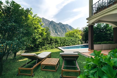 Villa Green Hill w/ Private pool & Scenic view