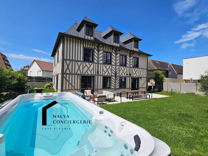 Exceptional villa, 5 bedrooms, 20 m from the beach, spa.