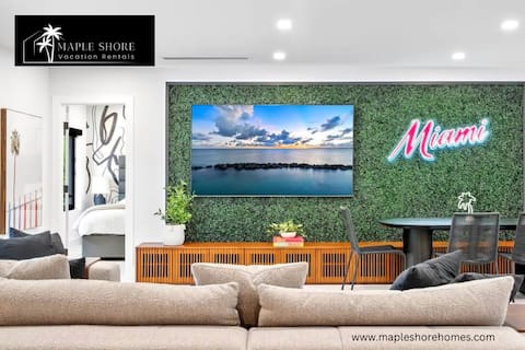 Top performing Airbnb: Modern Oasis Miami in Ojus