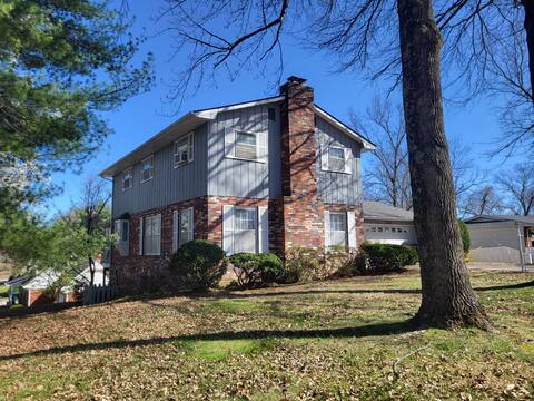 Accessible, comfortable family home for 12+
