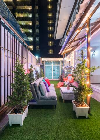 280m to ASOK BTS/MRT/Terminal 21 +Airport Transfer gallery image 2