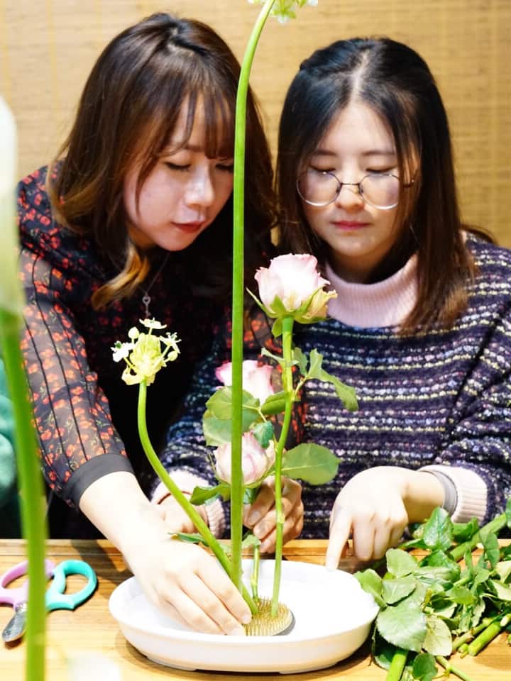 在杭州满觉陇上一节花道课 日本小原流花道体验 日式插花 Airbnb 在杭州满觉陇上一节花道课 日本小原流花道体验 日式插花 Airbnb