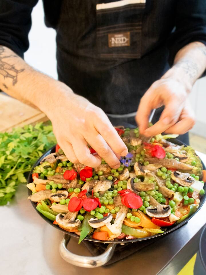 Clase De Paella Vegana Con Almuerzo Cena Airbnb