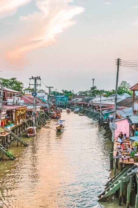 Amphawa Maeklong Railway Market