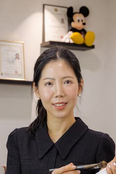 Урок по грижа за кожата и грим K-Beauty с професионален визажист