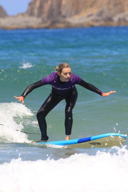 Show full-screen, host-provided image